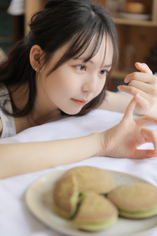 年轻漂亮的保洁